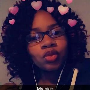 Meet your Posher, Des monique